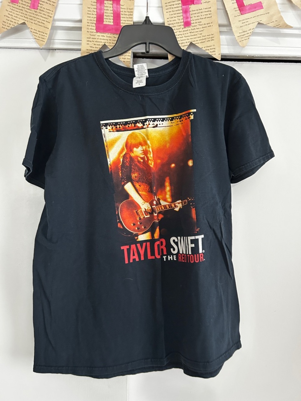 Gildan Black Taylor Swift The Red Tour Graphic Tee
